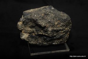 Bornit + Kalkopirit + Pirit